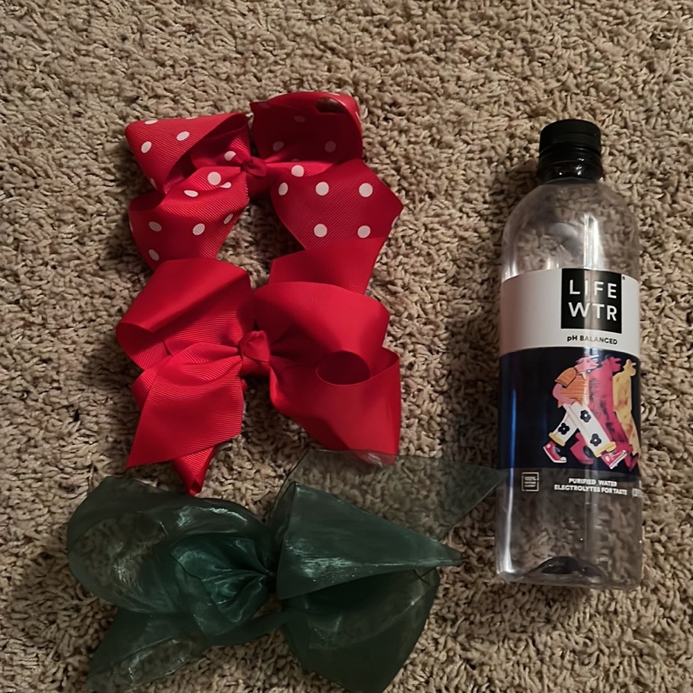 Bows! - Picture 2 of 2